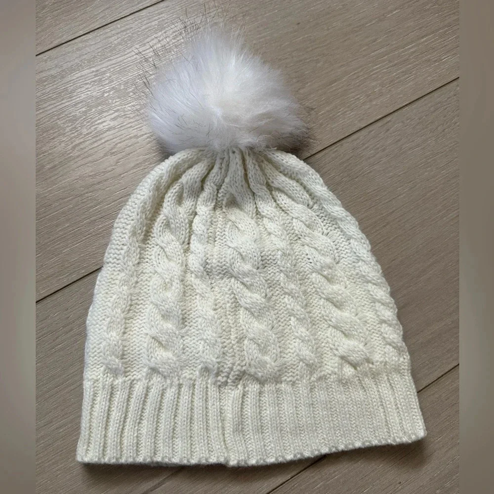 Keep it trendy‎ accessories 100% acrylic pom pom hat